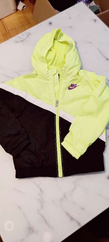 Nike jakki gulur