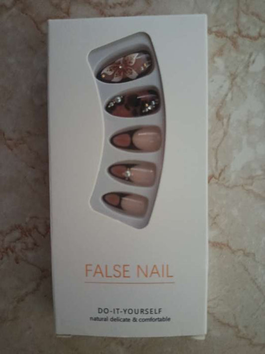24.pcs. Design Nails/✨