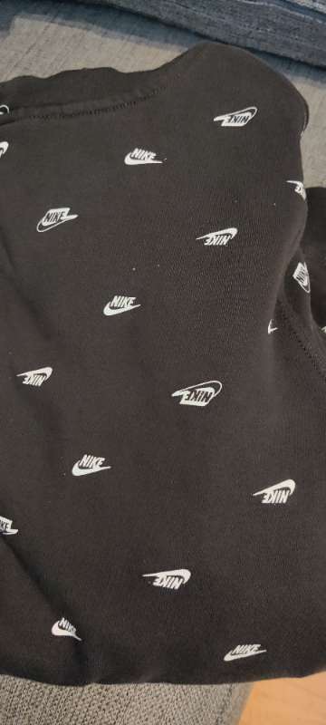 Nike hettu peysa