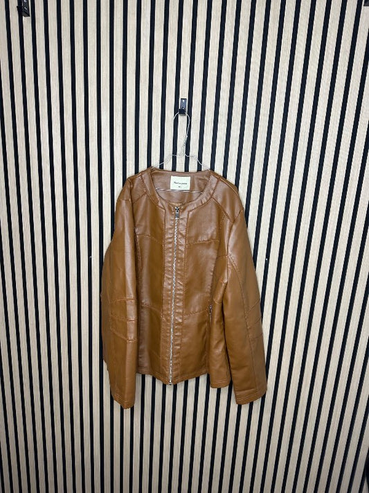 Brúnn pleður jakki XL (merkt 5XL)
