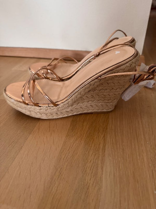 Sandalar