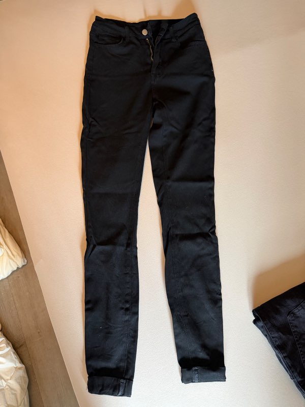 Svartar stretch buxur