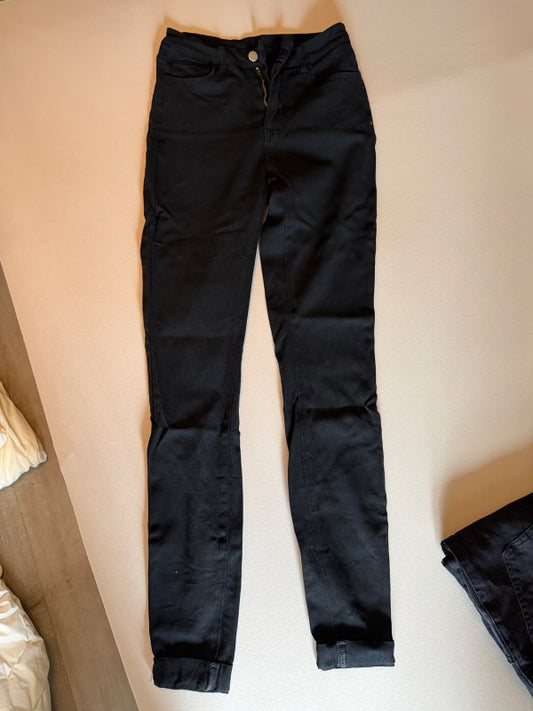 Svartar stretch buxur