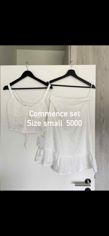 Dress hvítt