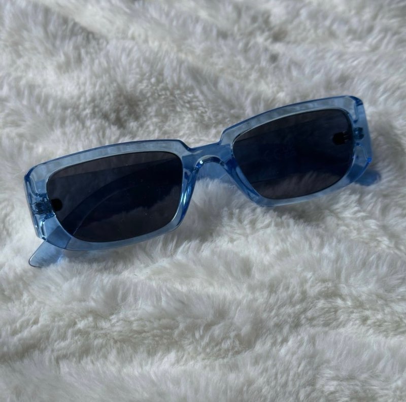 H&M, Blá Sólgleraugu