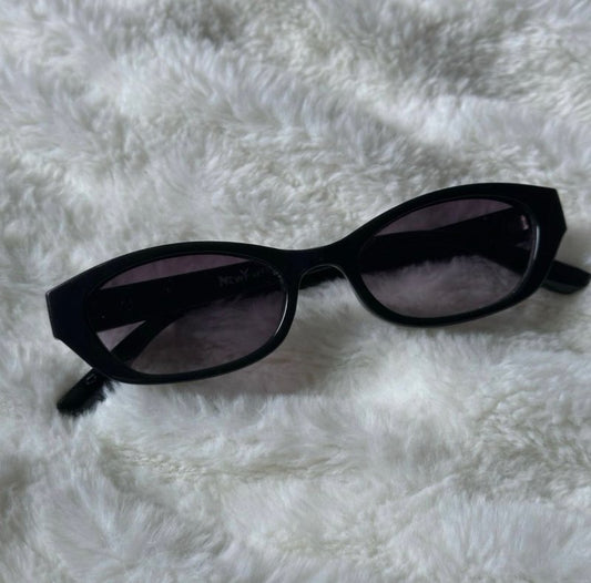 Svört Oval Sólgleraugu