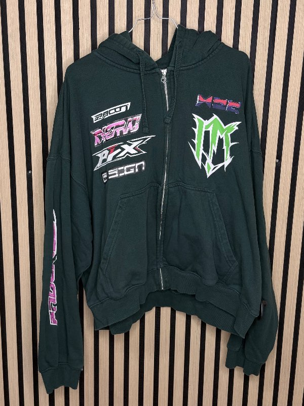 Weekday, Græn Rennd Hettupeysa