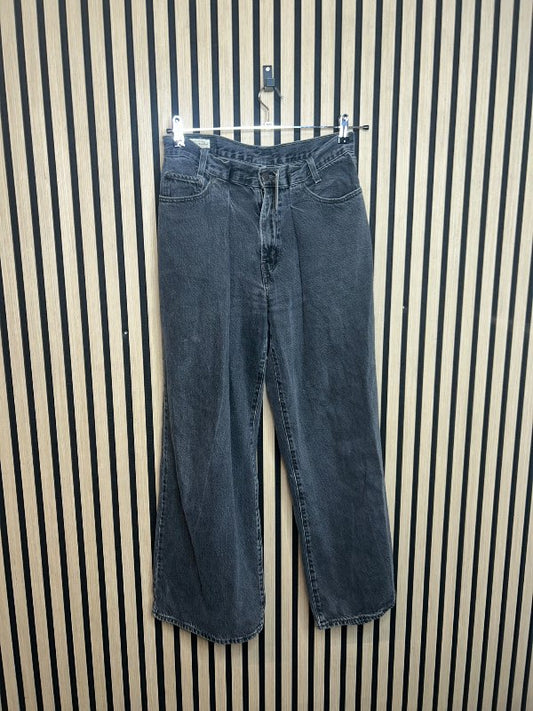 Levi's folded pleaded