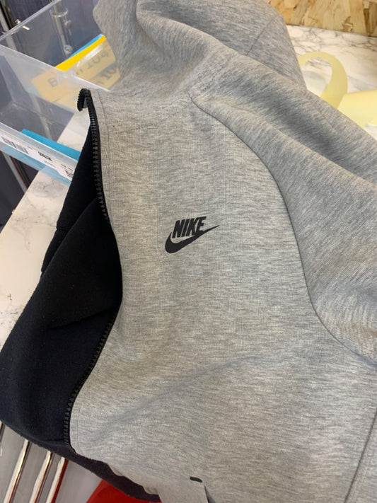 Nike tech fleeze