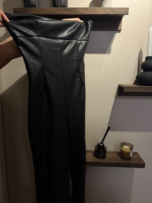 Zara Leður samfestingur