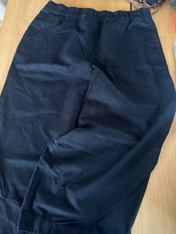 Buxur - Svartar, barrel - COS