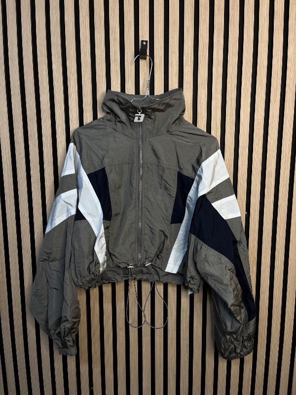BERSHKA vind jakki cropped