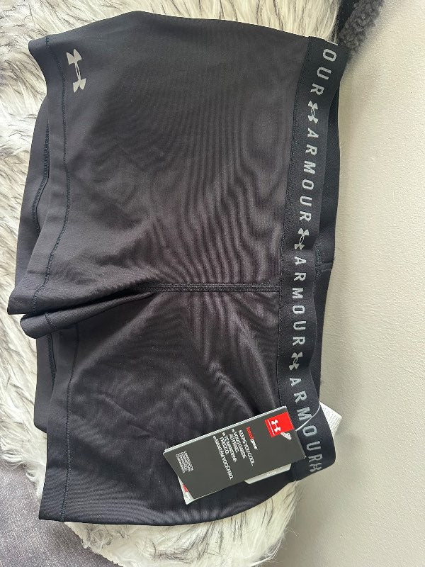 Ný U.A: stuttbuxur st.XL