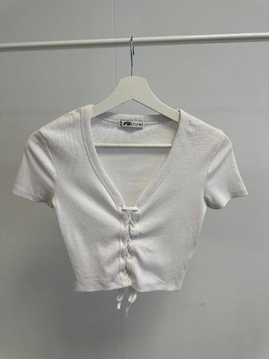 Stuttermabolur bundinn framan