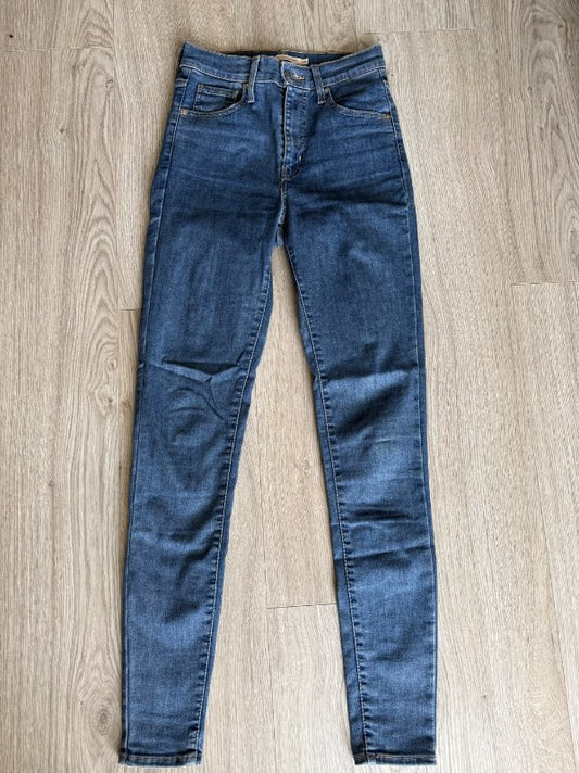 Levis skinny bláar
