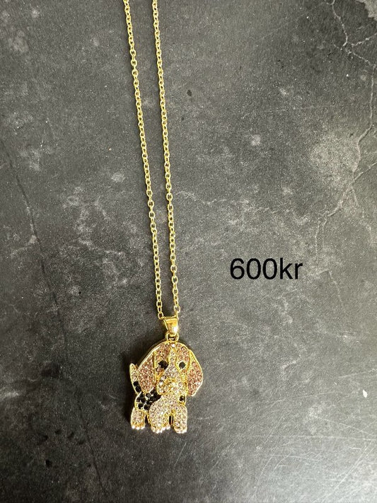 Begal hásmen gyllt steinum