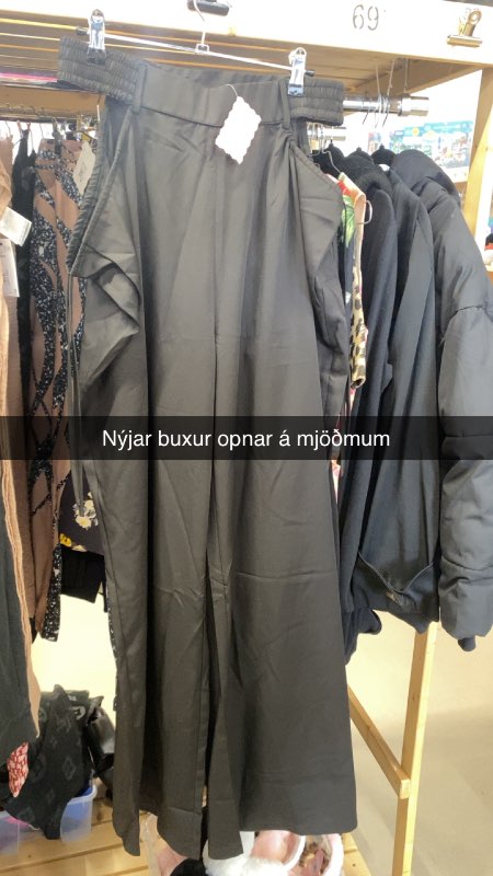 Nýjar buxur opnar á mjöðmum