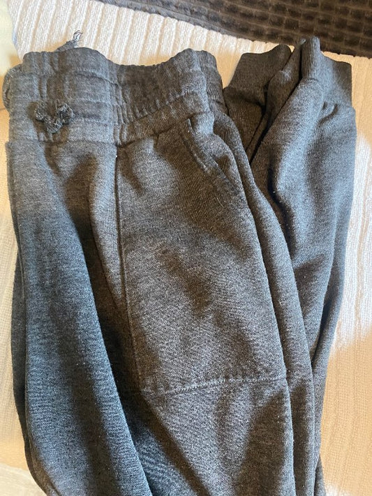 Gráar joggingbuxur