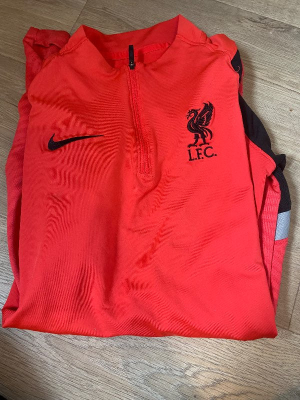 Nike Liverpool treyja