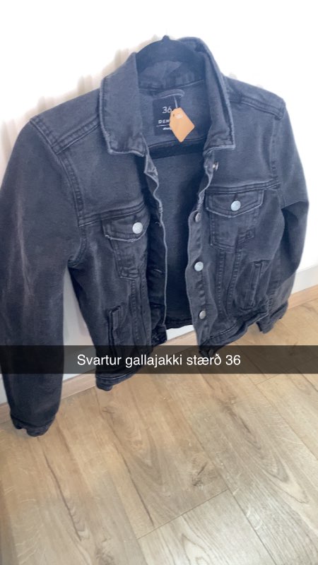 Svartur gallajakki
