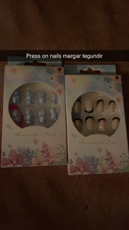 Press on nails