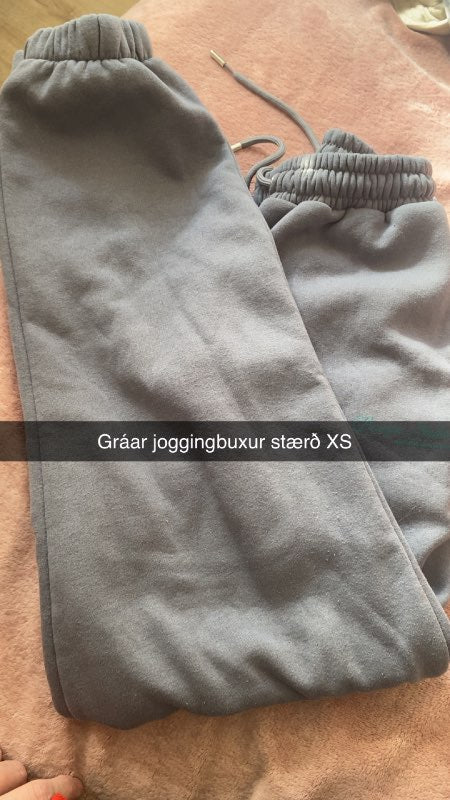 Gráar joggingsbuxur