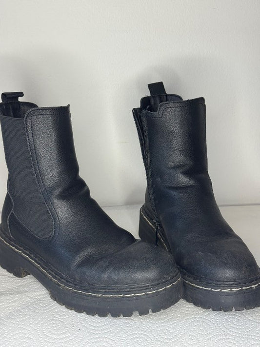 Duffy boots