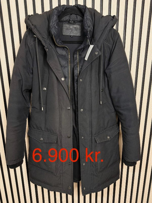 Vetrarúlpa frá mbym