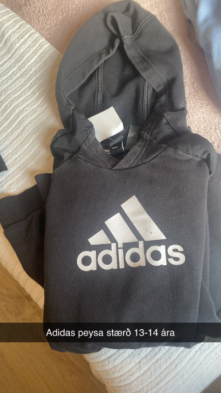 Adidas peysa