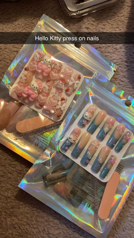 Hello Kitty press on nails