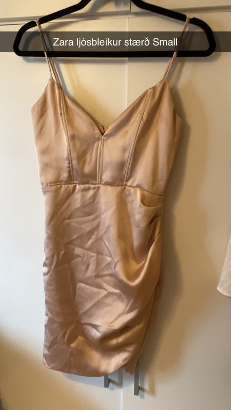 Zara ljósbleikur kjóll