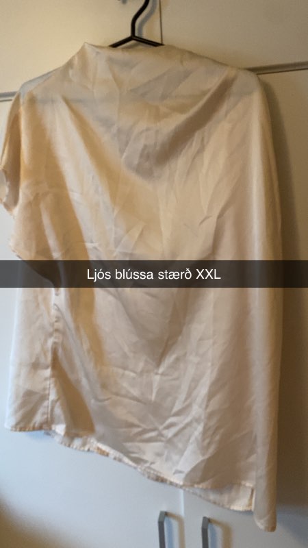 Ljós blússa