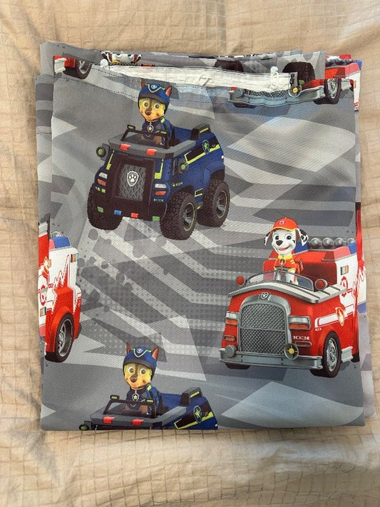 Barna myrkur gardínur