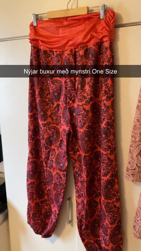 Nýjar buxur með mynstri
