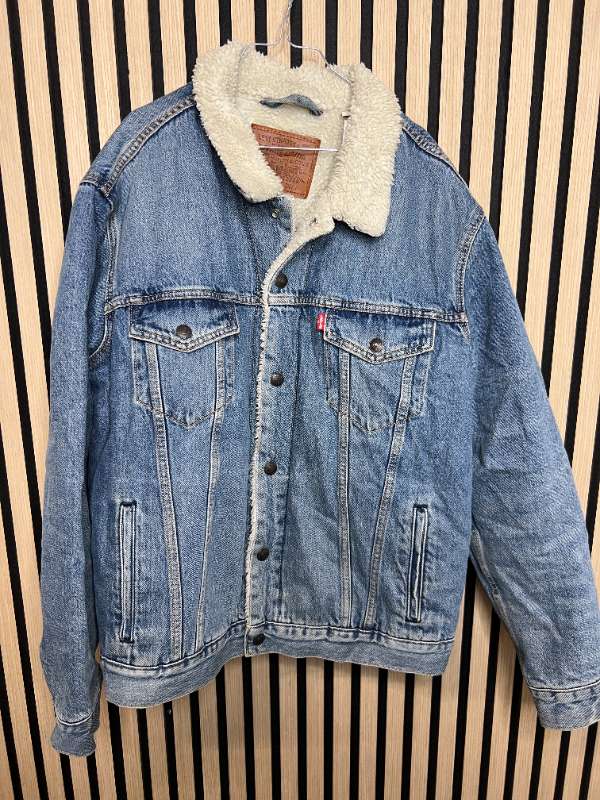 Levis gallajakki