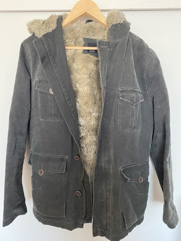 Tdk grágræn loðf úlpa M