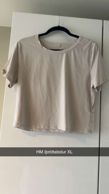 HM íþróttabolur XL