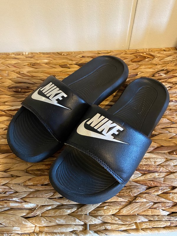Nike sandalar