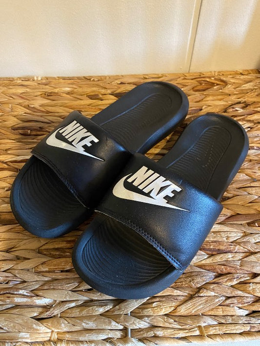 Nike sandalar