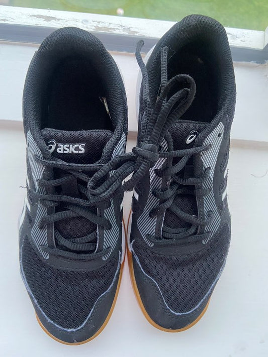 Asics skór