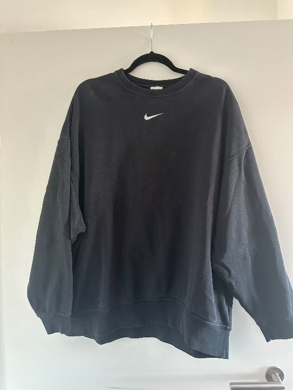 nike crewneck