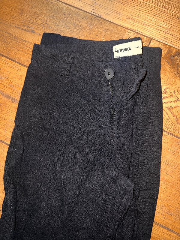 BERSHKA Hörbuxur