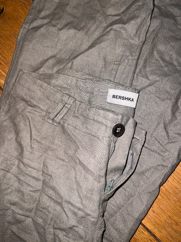 BERSHKA Hörbuxur grænar