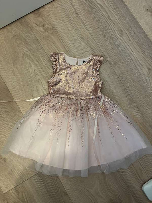 Bleikur pallíettukjóll