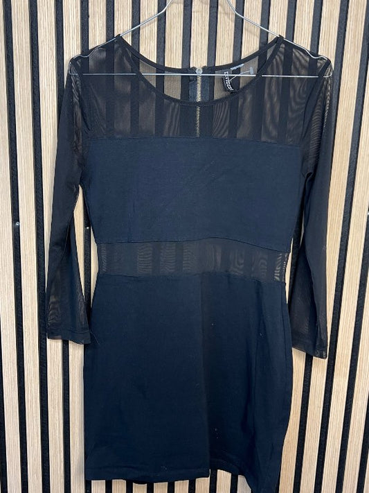 DIVIDED kjóll svartur