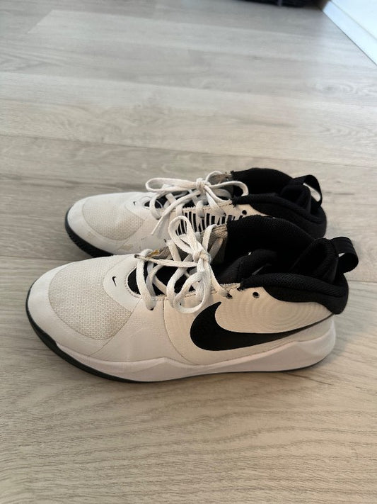 Skó Nike