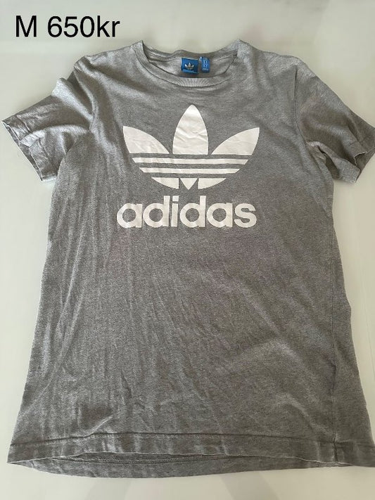 Grár Adidas bolur st.M