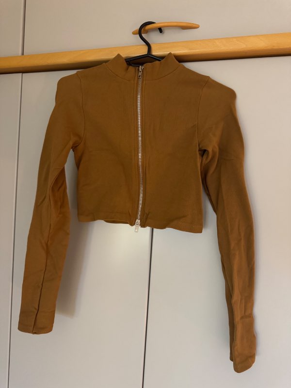 Peysa langerma brún