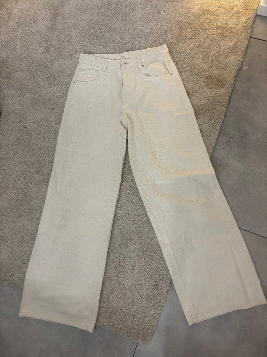 Hvítar buxur (ginatricot)