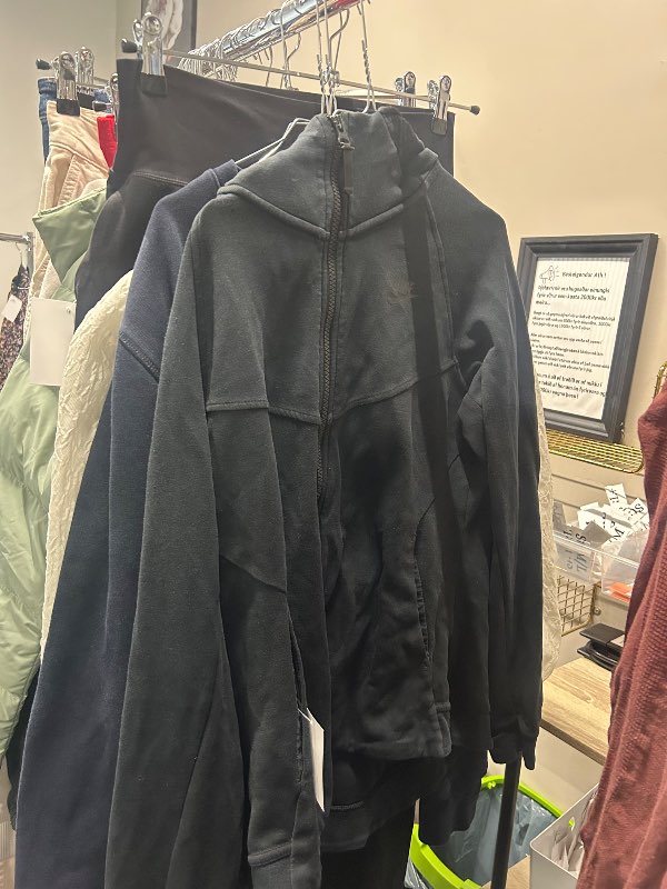 Nike tech fleece peysa